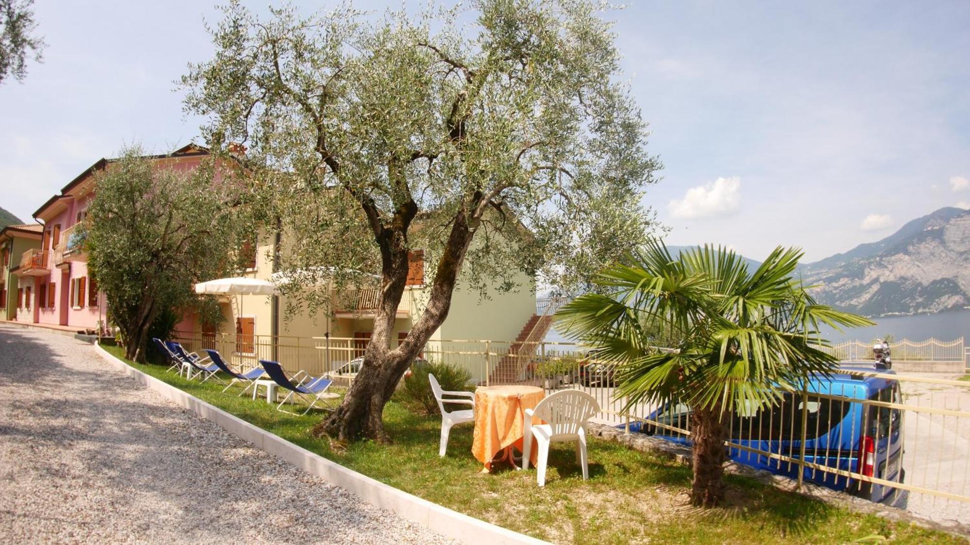 Residence Casa Maria Assenza di Brenzone Exterior foto